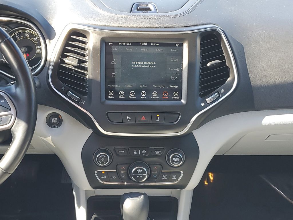 Thumbnail: 2021 Jeep Cherokee - 20