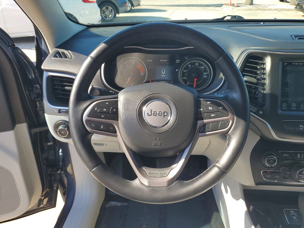 Thumbnail: 2021 Jeep Cherokee - 10