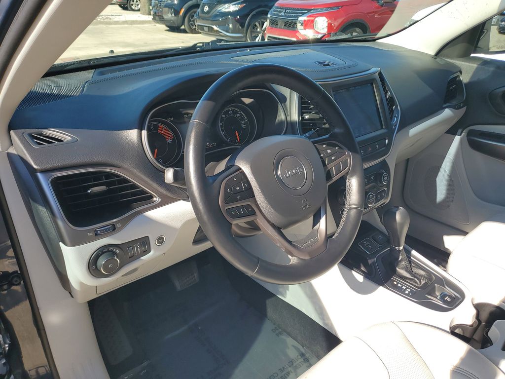 Thumbnail: 2021 Jeep Cherokee - 9