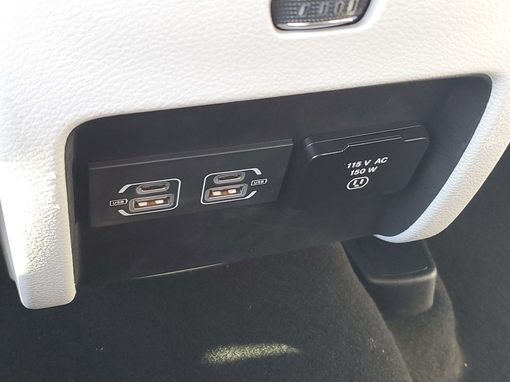 Thumbnail: 2021 Jeep Cherokee - 11