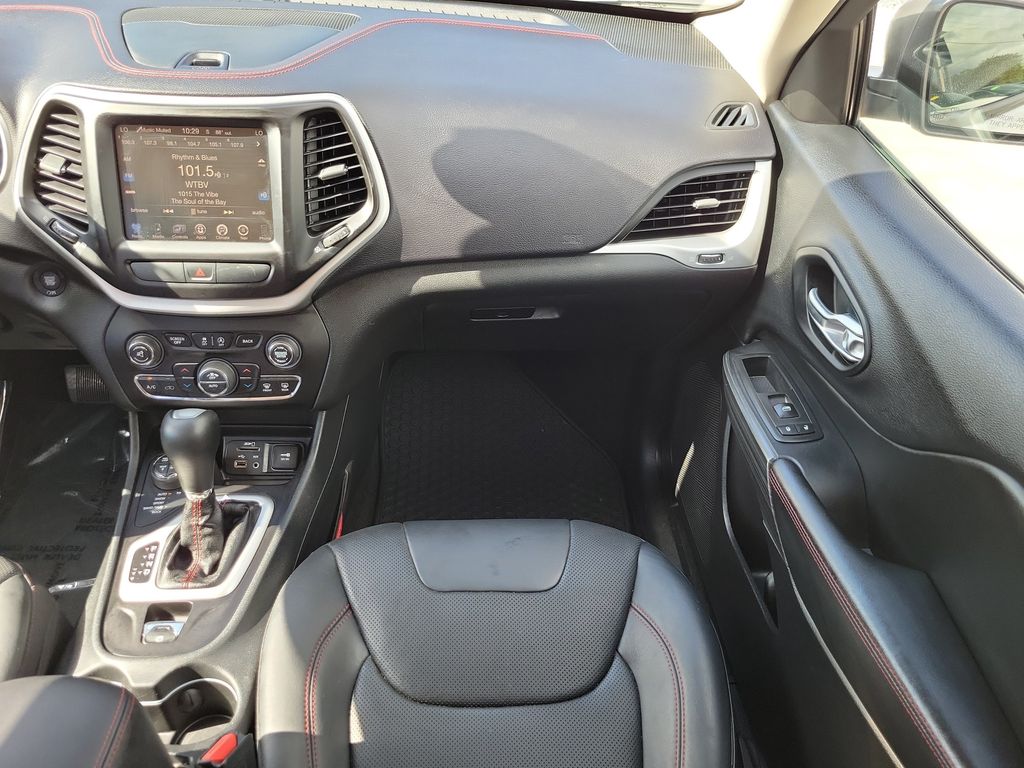 Thumbnail: 2015 Jeep Cherokee - 6