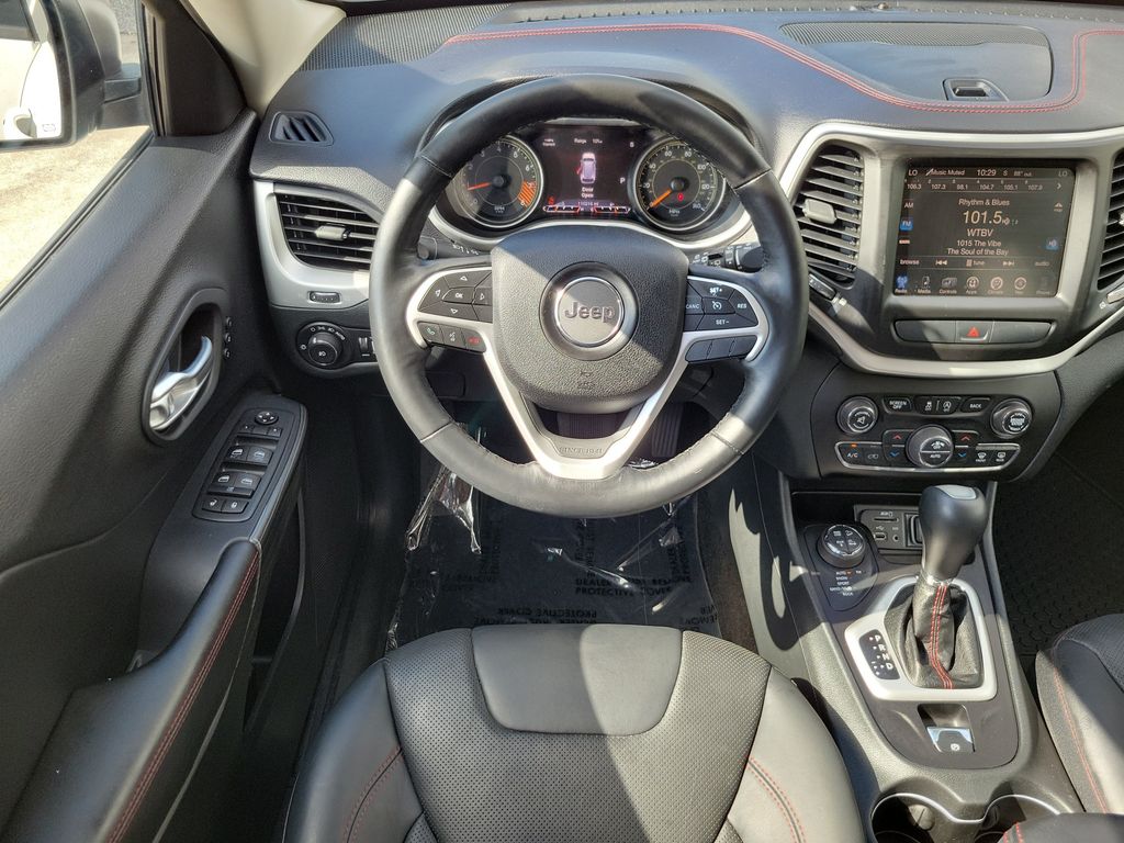 Thumbnail: 2015 Jeep Cherokee - 9