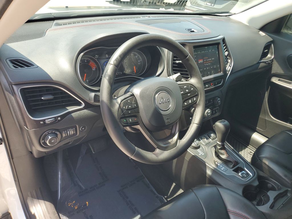 Thumbnail: 2020 Jeep Cherokee - 10