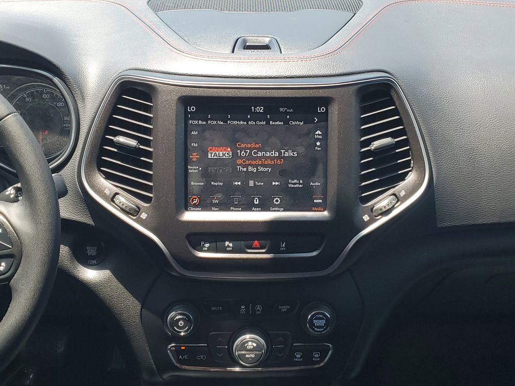 Thumbnail: 2020 Jeep Cherokee - 11