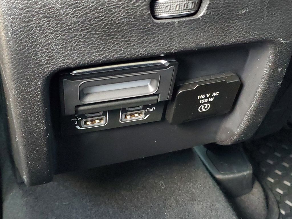 Thumbnail: 2020 Jeep Cherokee - 20
