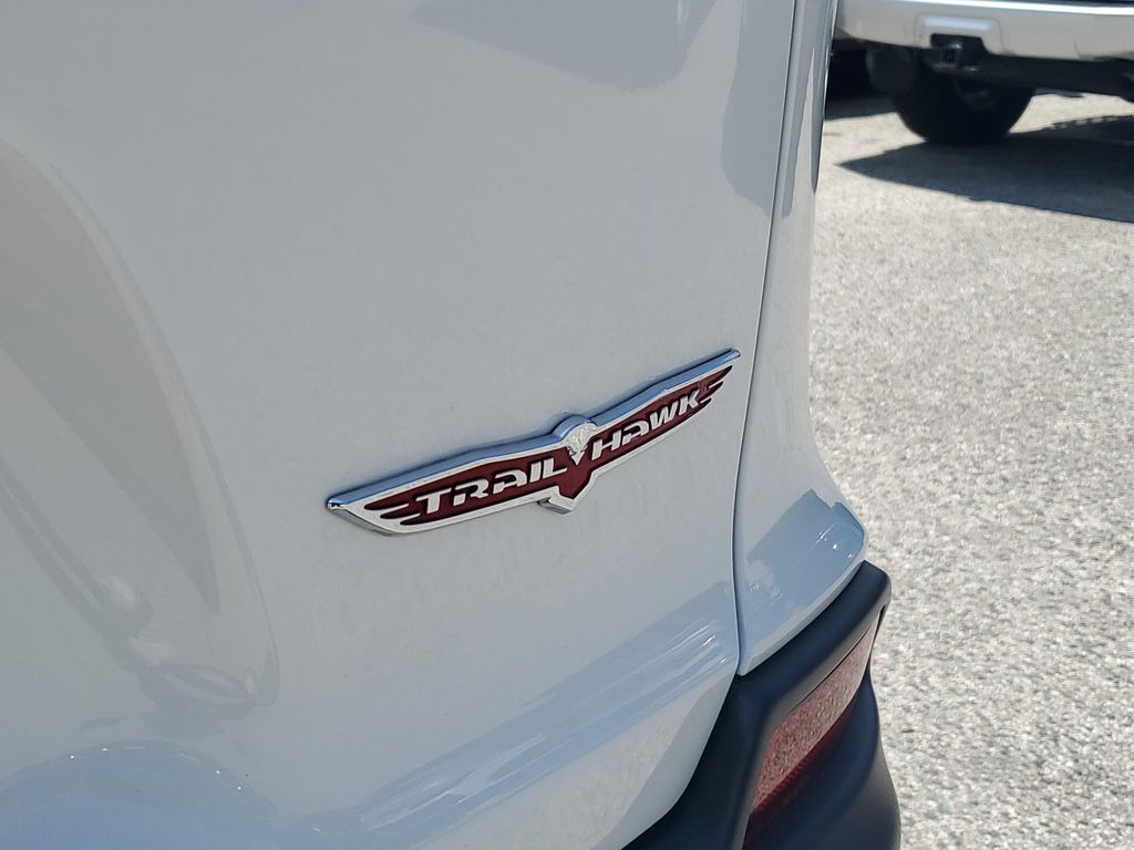 Thumbnail: 2020 Jeep Cherokee - 4
