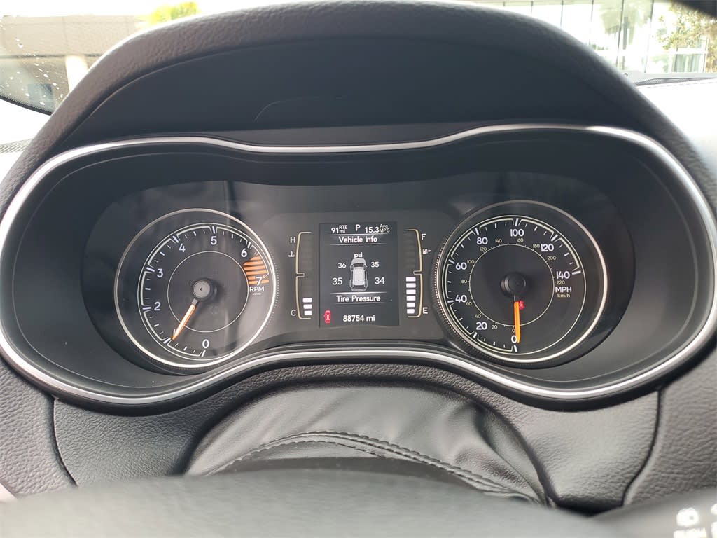 Thumbnail: 2019 Jeep Cherokee - 12