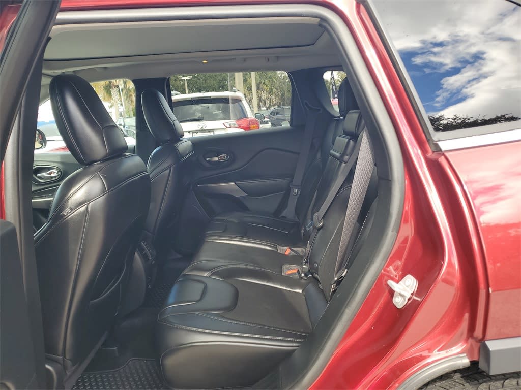 Thumbnail: 2019 Jeep Cherokee - 8