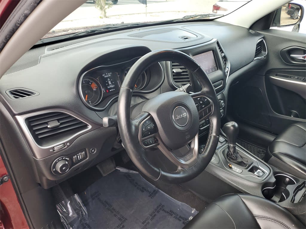 Thumbnail: 2019 Jeep Cherokee - 10