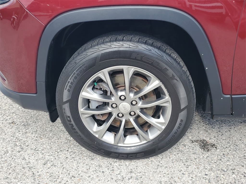 Thumbnail: 2019 Jeep Cherokee - 5