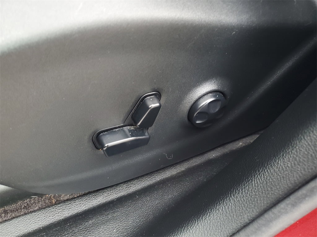 Thumbnail: 2019 Jeep Cherokee - 23