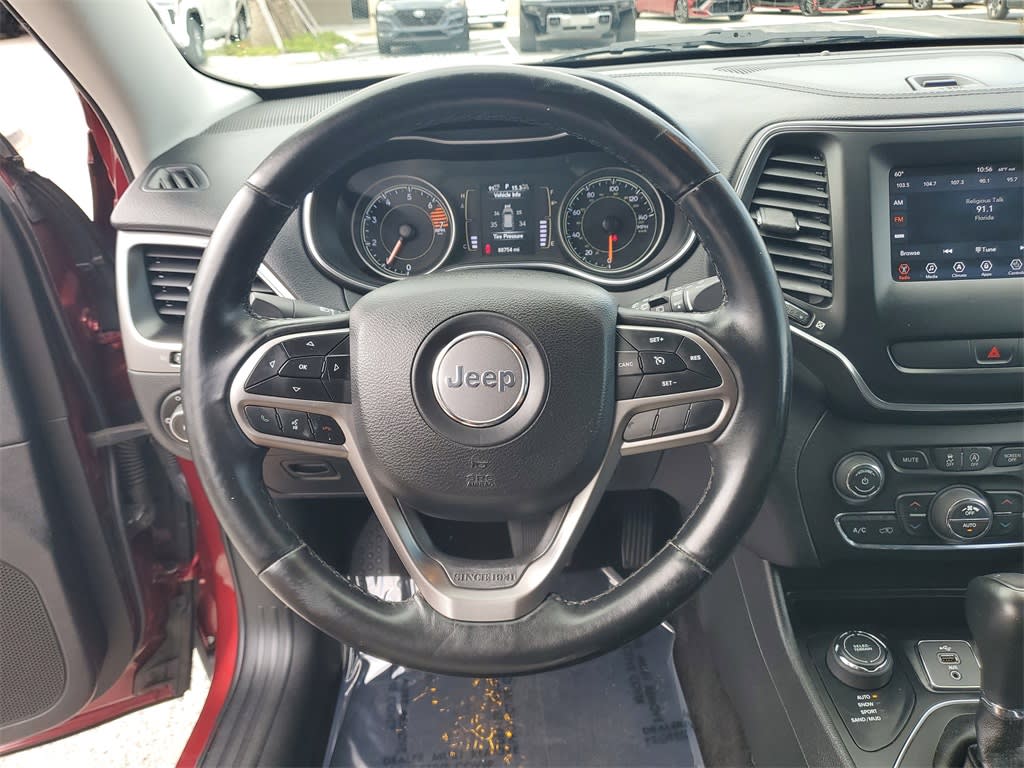 Thumbnail: 2019 Jeep Cherokee - 25