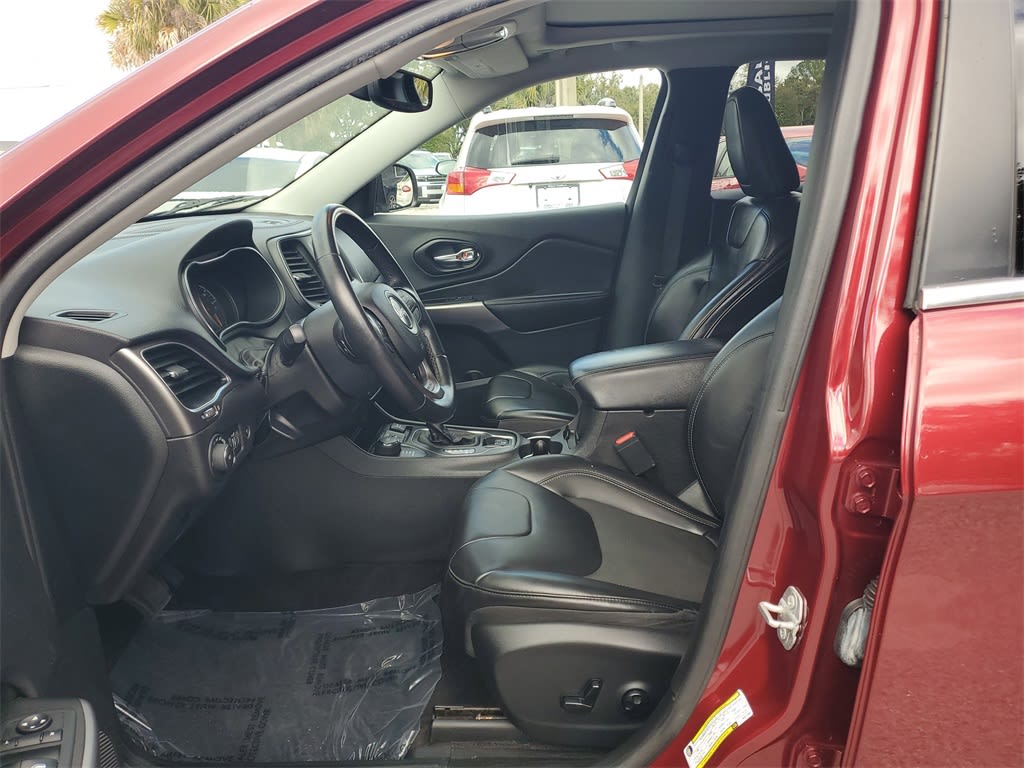 Thumbnail: 2019 Jeep Cherokee - 7