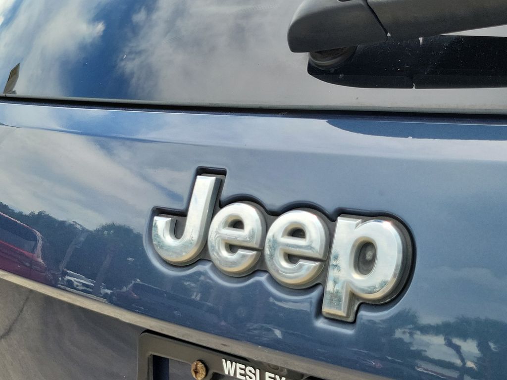 Thumbnail: 2020 Jeep Grand Cherokee - 17