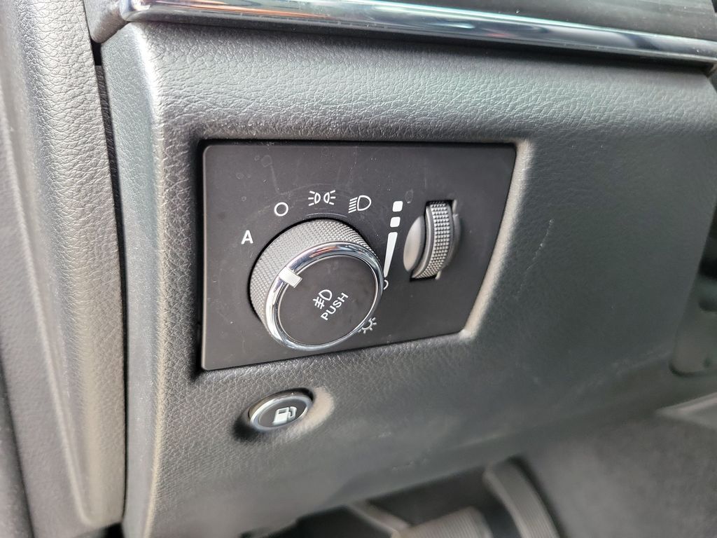 Thumbnail: 2020 Jeep Grand Cherokee - 24
