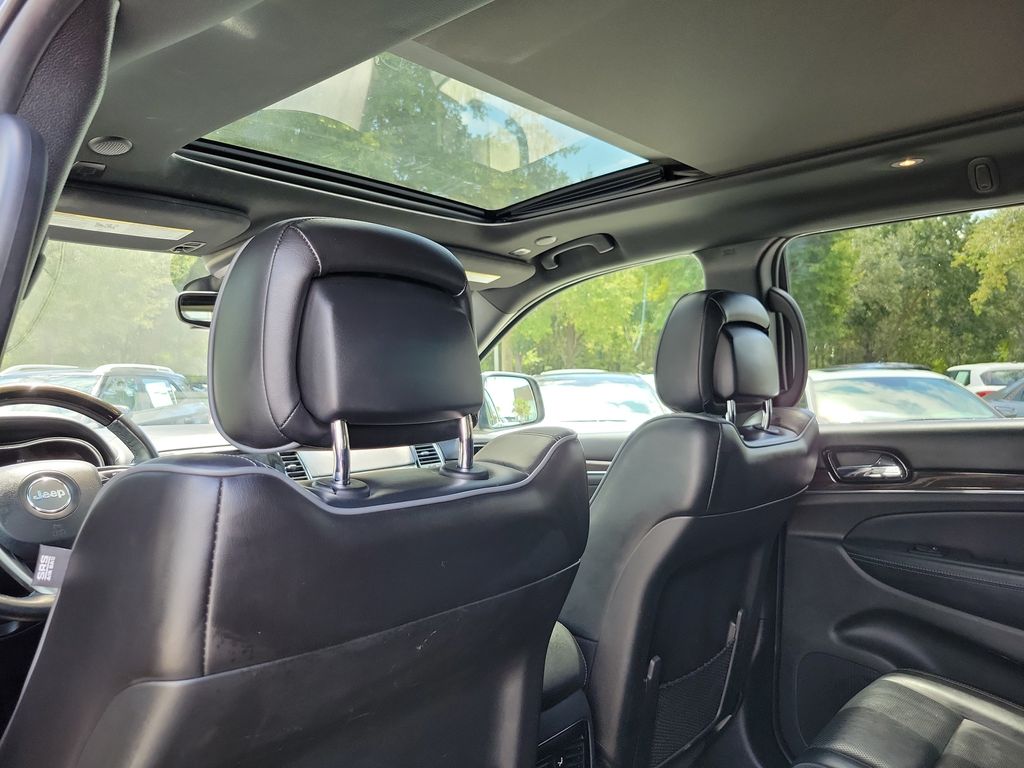 Thumbnail: 2019 Jeep Grand Cherokee - 18