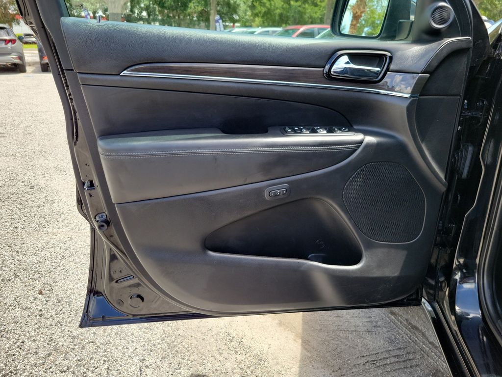 Thumbnail: 2019 Jeep Grand Cherokee - 20