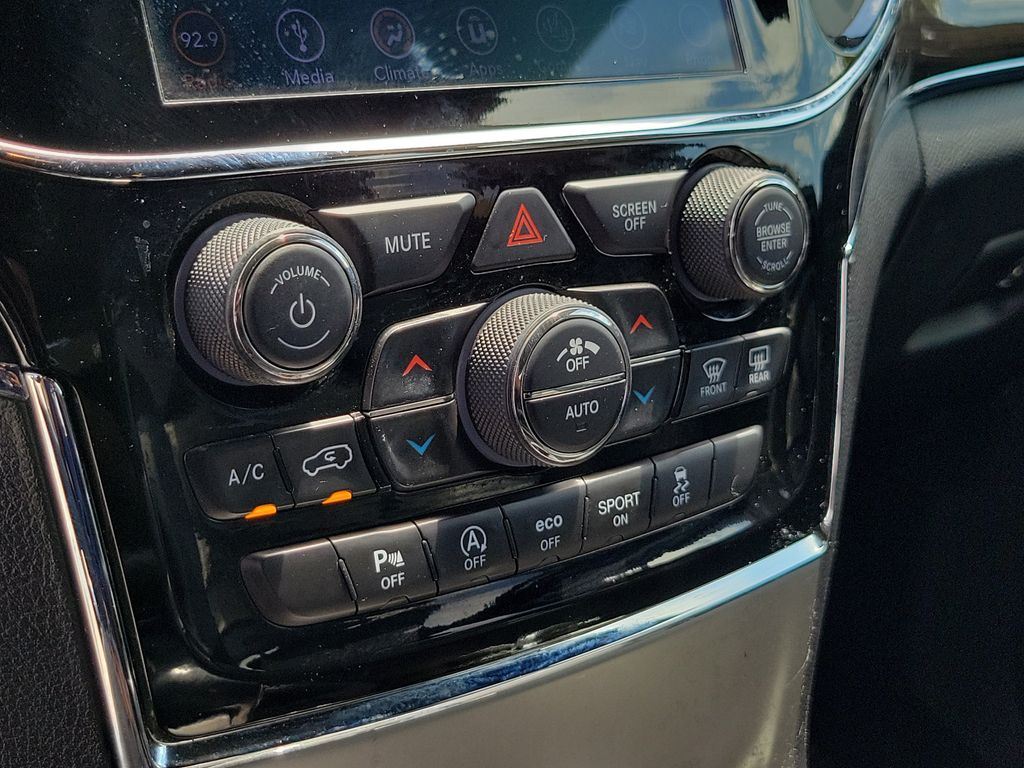 Thumbnail: 2019 Jeep Grand Cherokee - 28