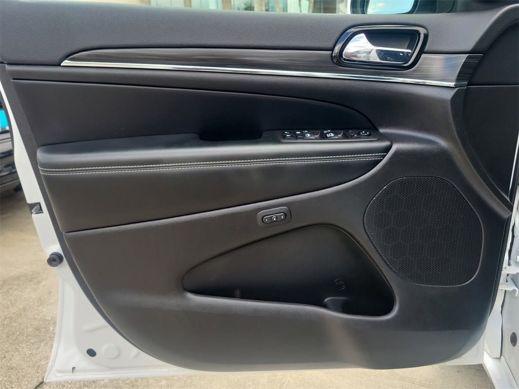 Thumbnail: 2021 Jeep Grand Cherokee - 22