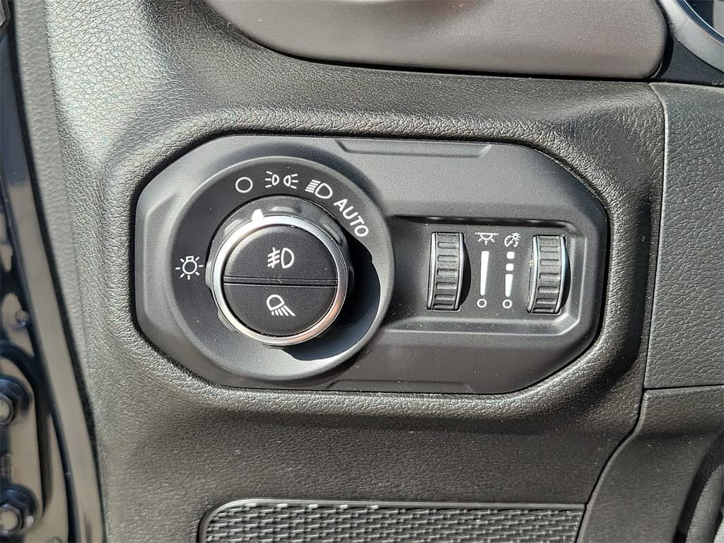 Thumbnail: 2020 Jeep Gladiator - 31