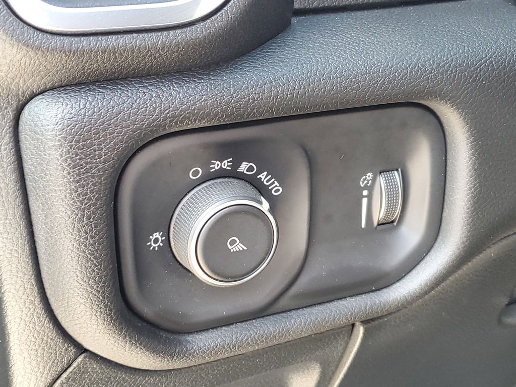 Thumbnail: 2024 RAM 1500 - 23