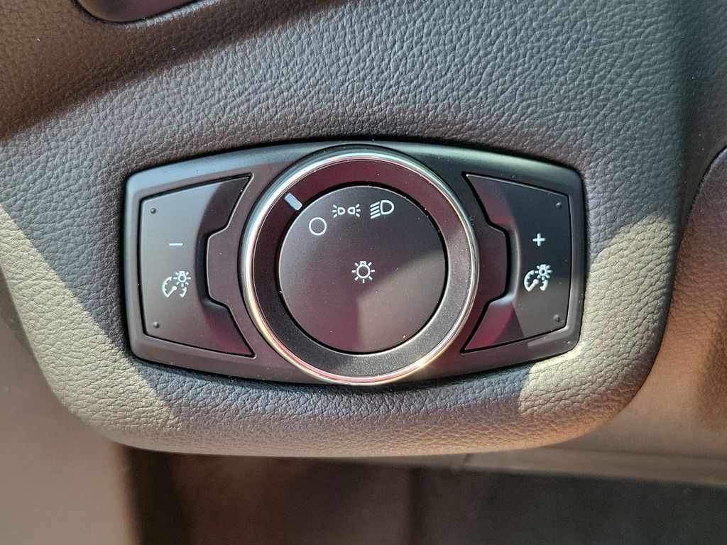Thumbnail: 2014 Ford Escape - 22