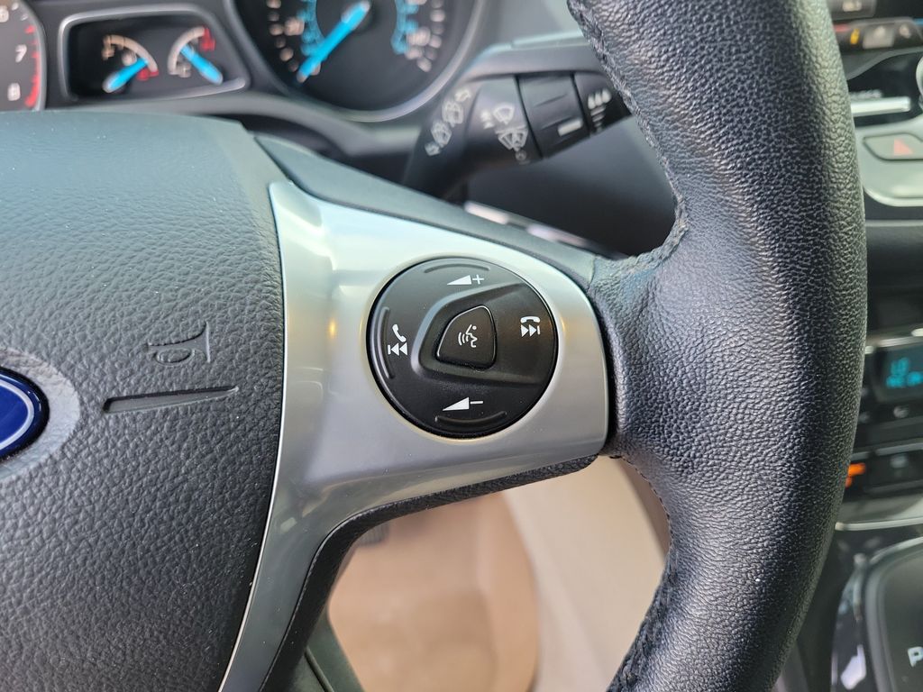 Thumbnail: 2015 Ford Escape - 26