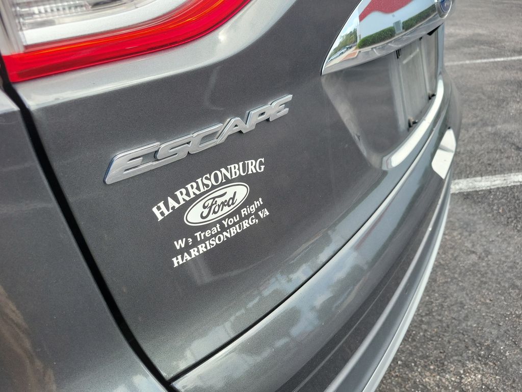 Thumbnail: 2015 Ford Escape - 4