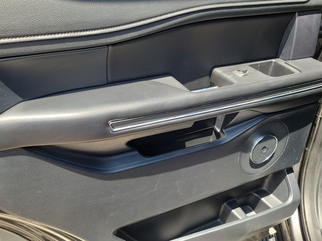 Thumbnail: 2020 Ford Expedition - 16