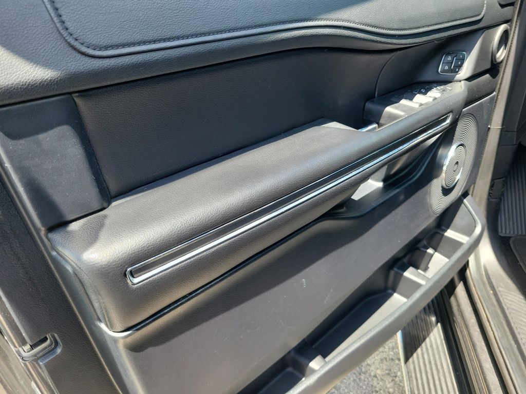 Thumbnail: 2020 Ford Expedition - 19