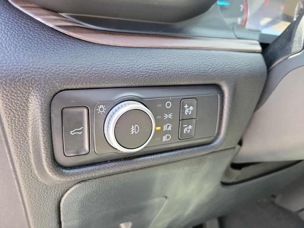 Thumbnail: 2020 Ford Explorer - 25