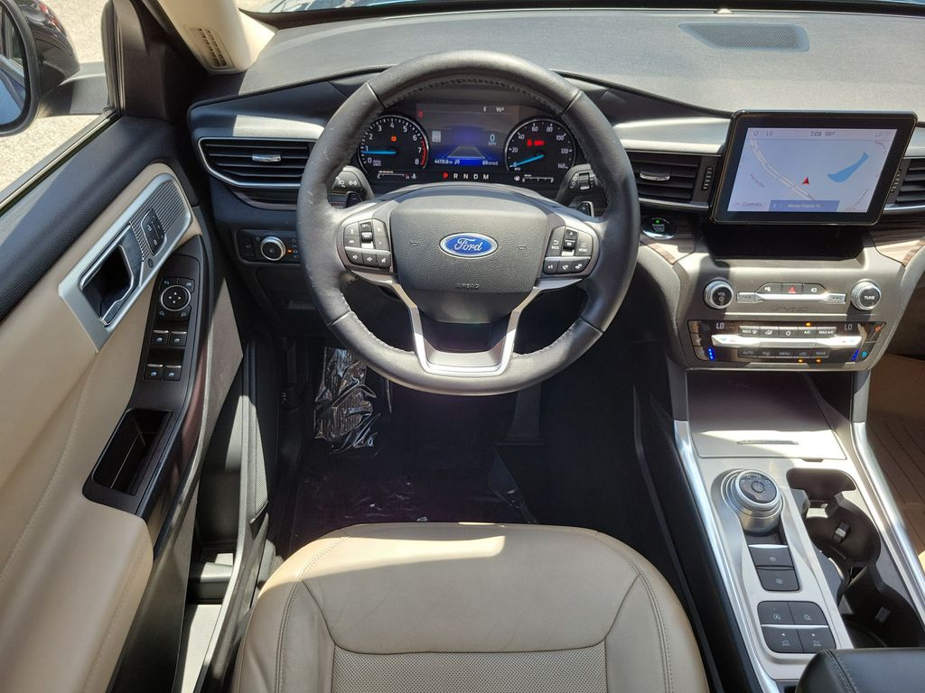 Thumbnail: 2020 Ford Explorer - 6