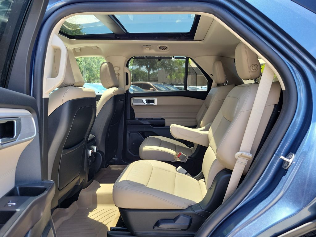 Thumbnail: 2020 Ford Explorer - 8