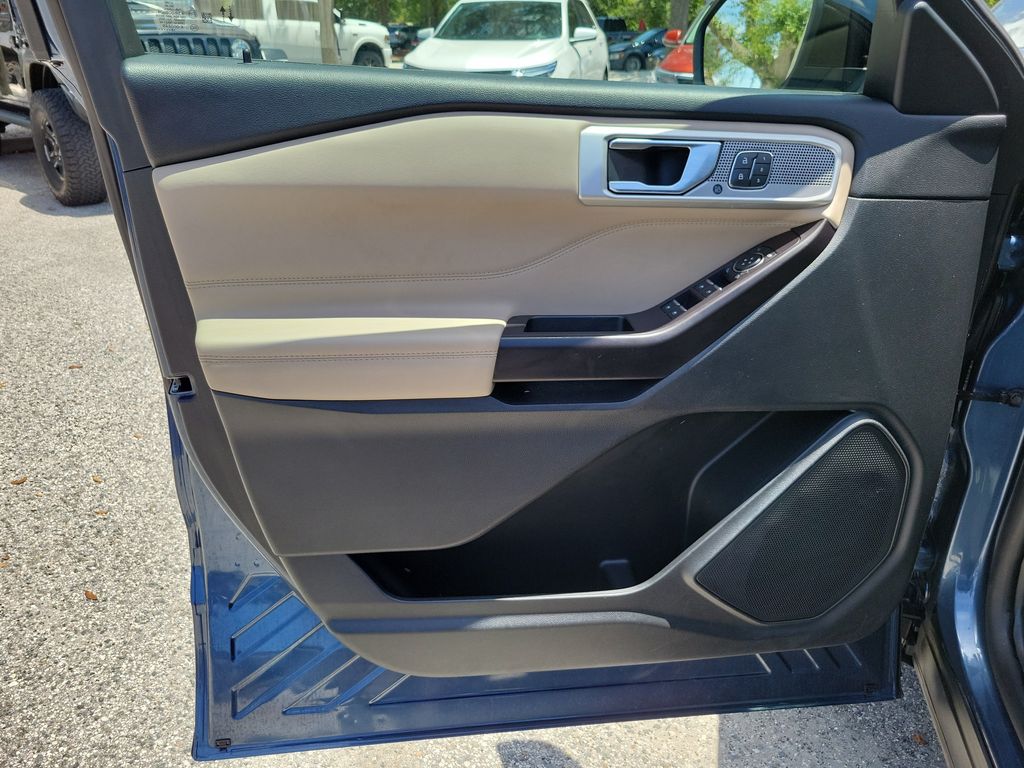 Thumbnail: 2020 Ford Explorer - 22