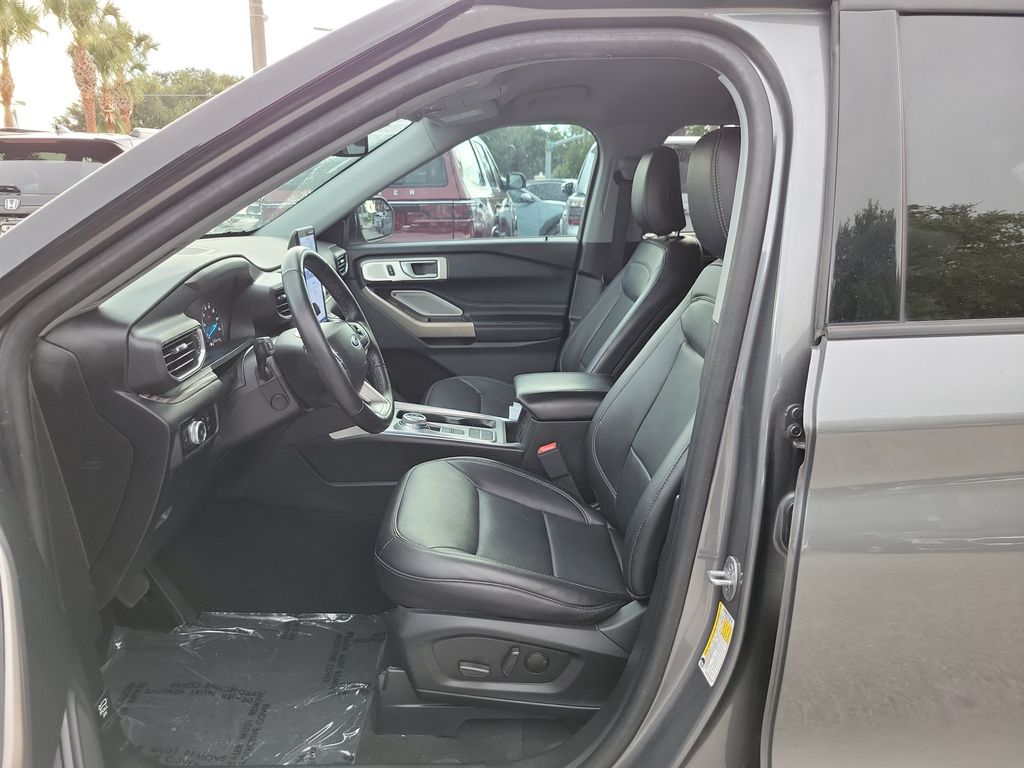 Thumbnail: 2022 Ford Explorer - 7