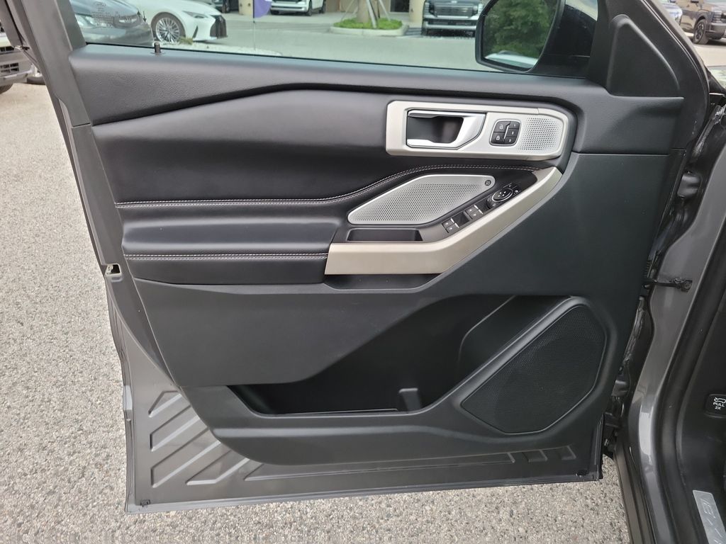 Thumbnail: 2022 Ford Explorer - 22