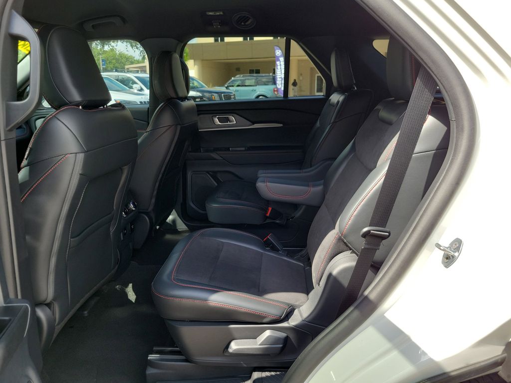 Thumbnail: 2025 Ford Explorer - 8