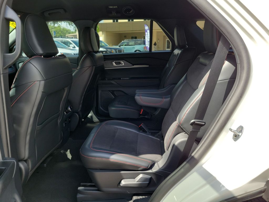 Thumbnail: 2025 Ford Explorer - 8