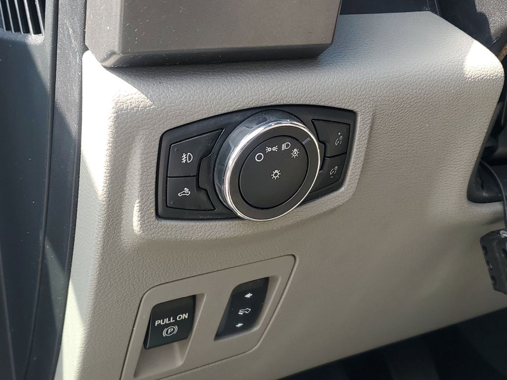 Thumbnail: 2015 Ford F-150 - 23