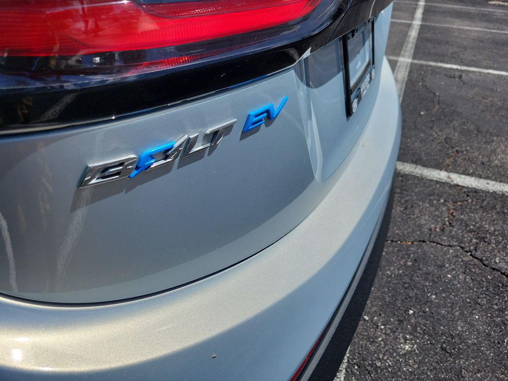 Thumbnail: 2023 Chevrolet Bolt EV - 4