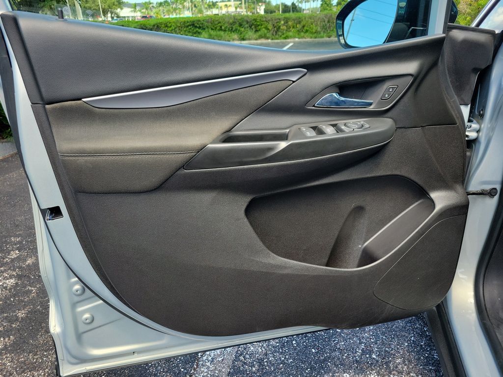 Thumbnail: 2023 Chevrolet Bolt EV - 21