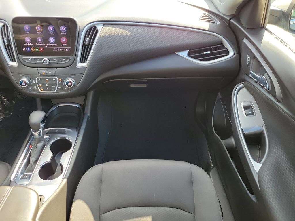 Thumbnail: 2023 Chevrolet Malibu - 6