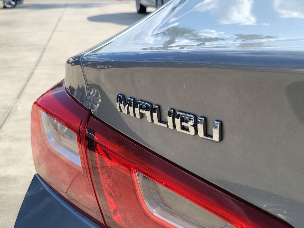Thumbnail: 2023 Chevrolet Malibu - 17