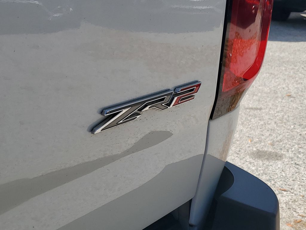 Thumbnail: 2021 Chevrolet Colorado - 4