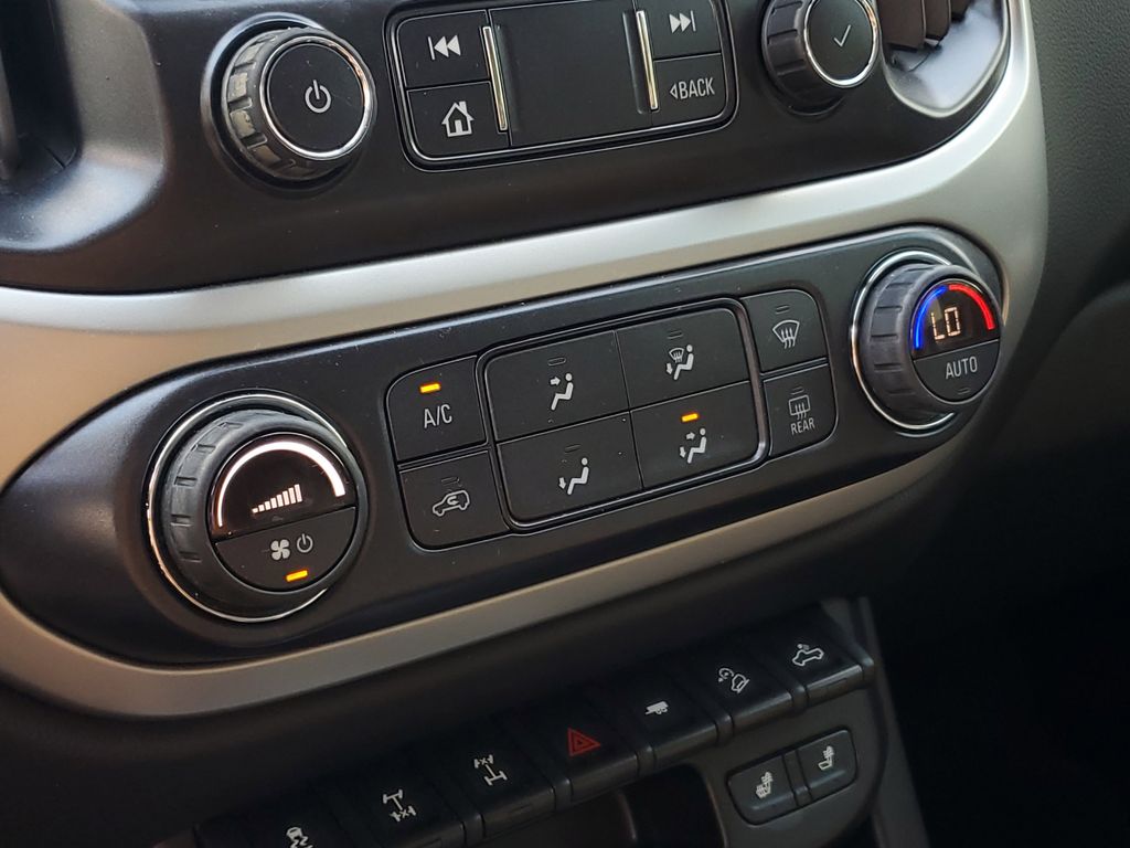 Thumbnail: 2021 Chevrolet Colorado - 29