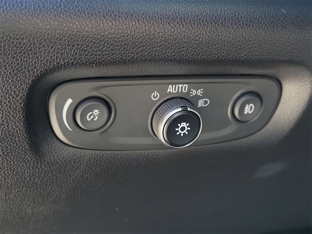 Thumbnail: 2019 Chevrolet Traverse - 24