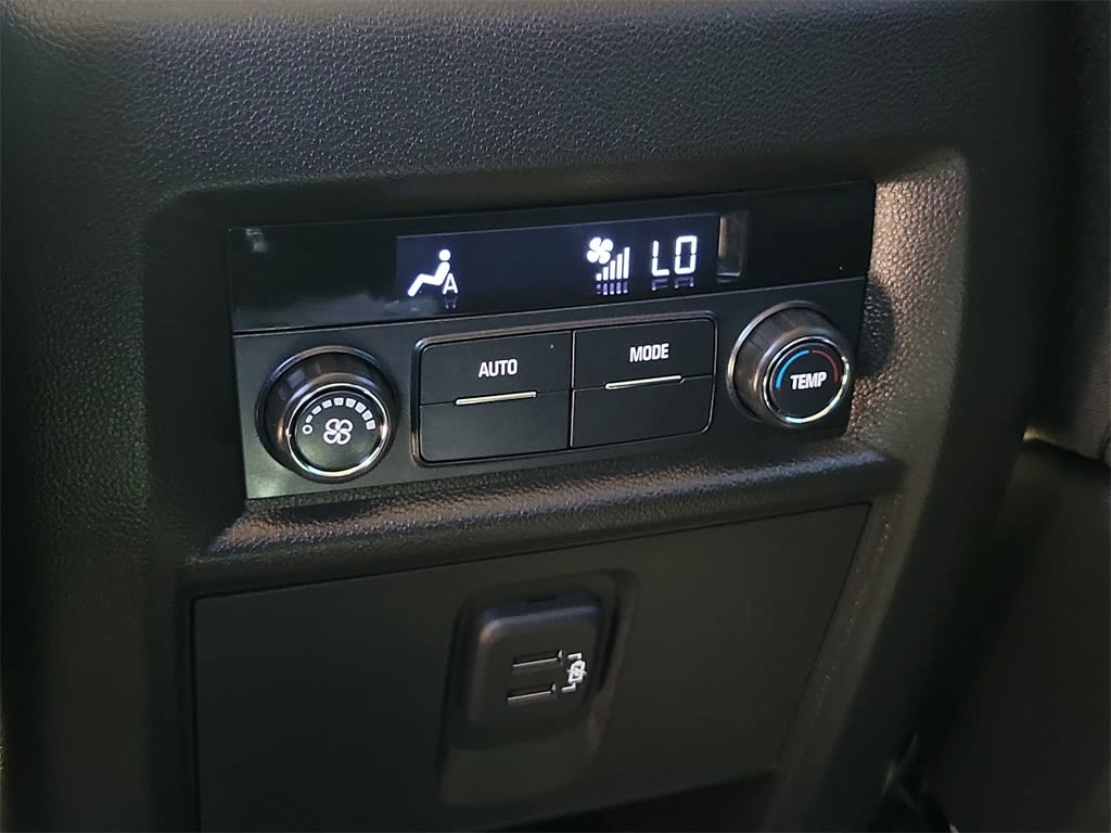 Thumbnail: 2019 Chevrolet Traverse - 19