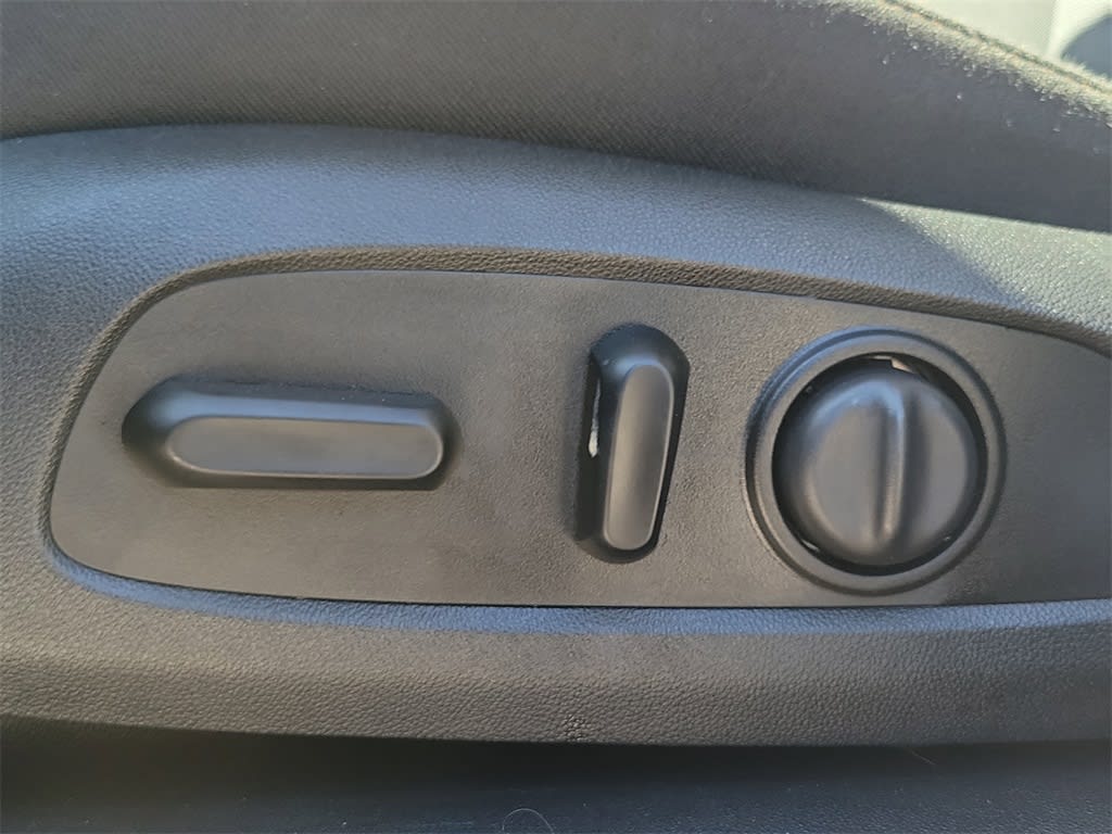 Thumbnail: 2019 Chevrolet Traverse - 23