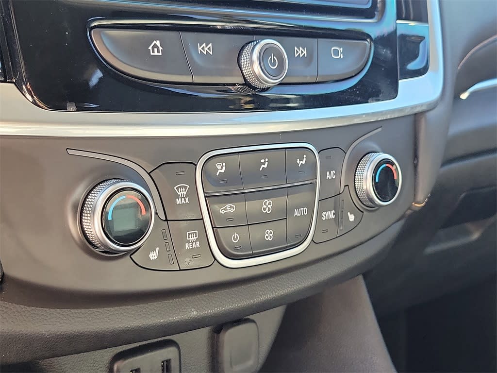 Thumbnail: 2019 Chevrolet Traverse - 28