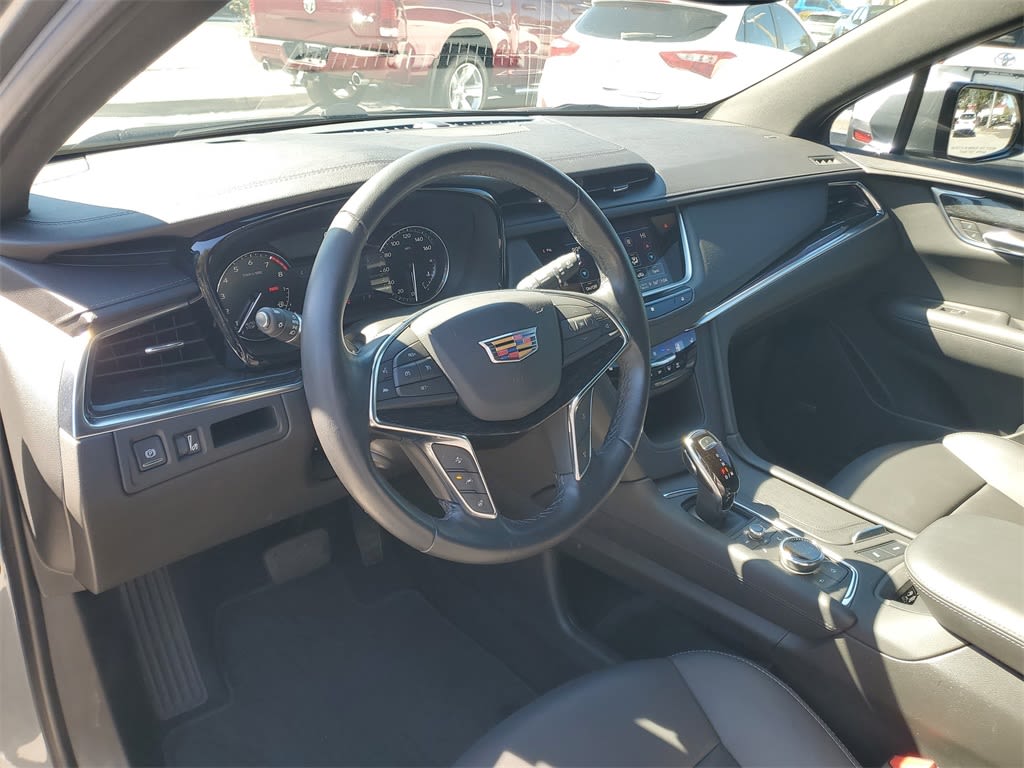 Thumbnail: 2021 Cadillac XT5 - 10